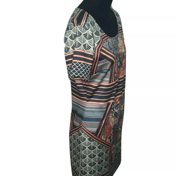 Forever 21 Abstract Print Bodycon Dress Si… - Picture 6 of 11